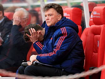 Louis van Gaal hints at resign...